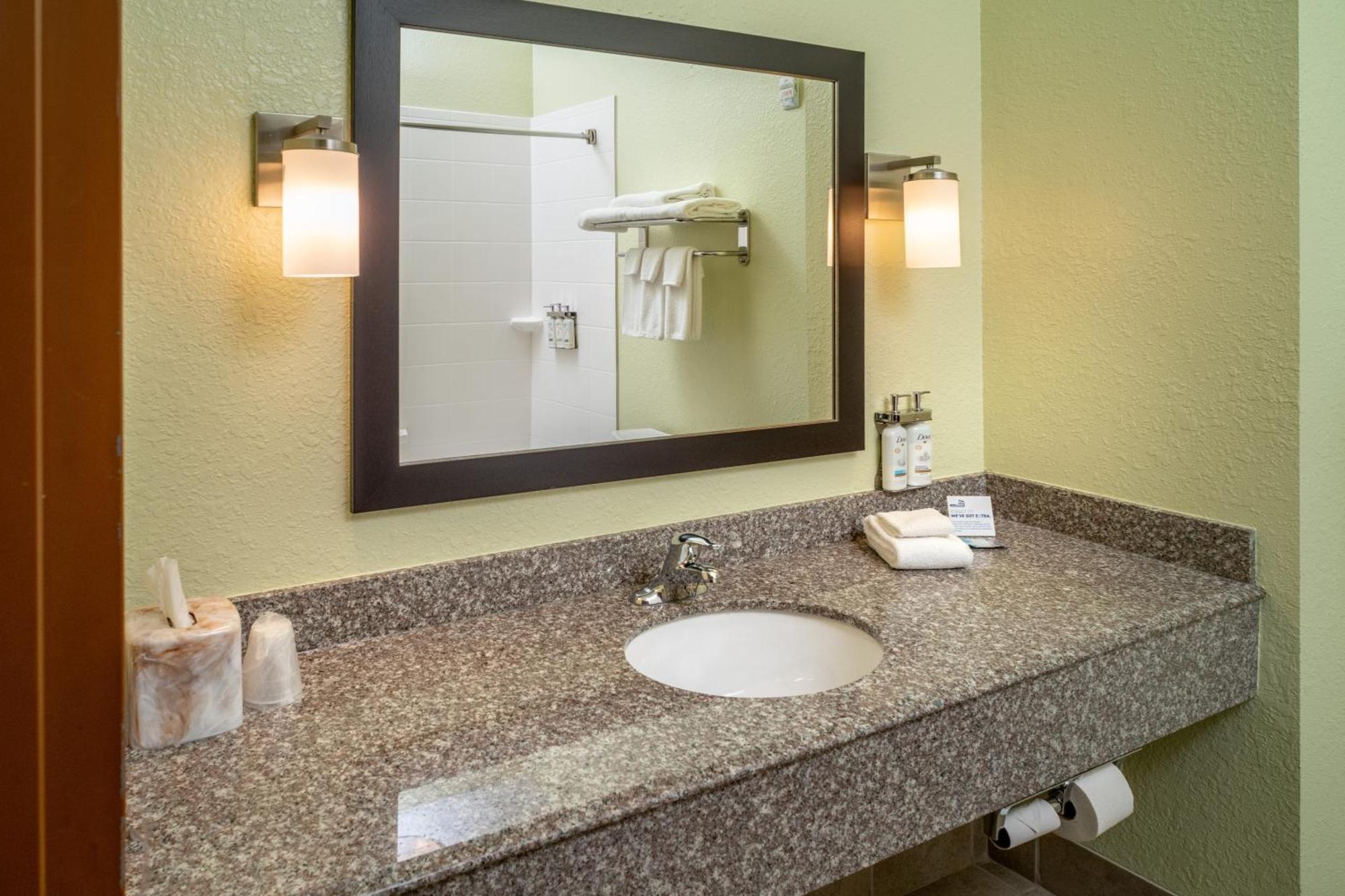 Holiday Inn Express & Suites Lebanon By Ihg Buitenkant foto